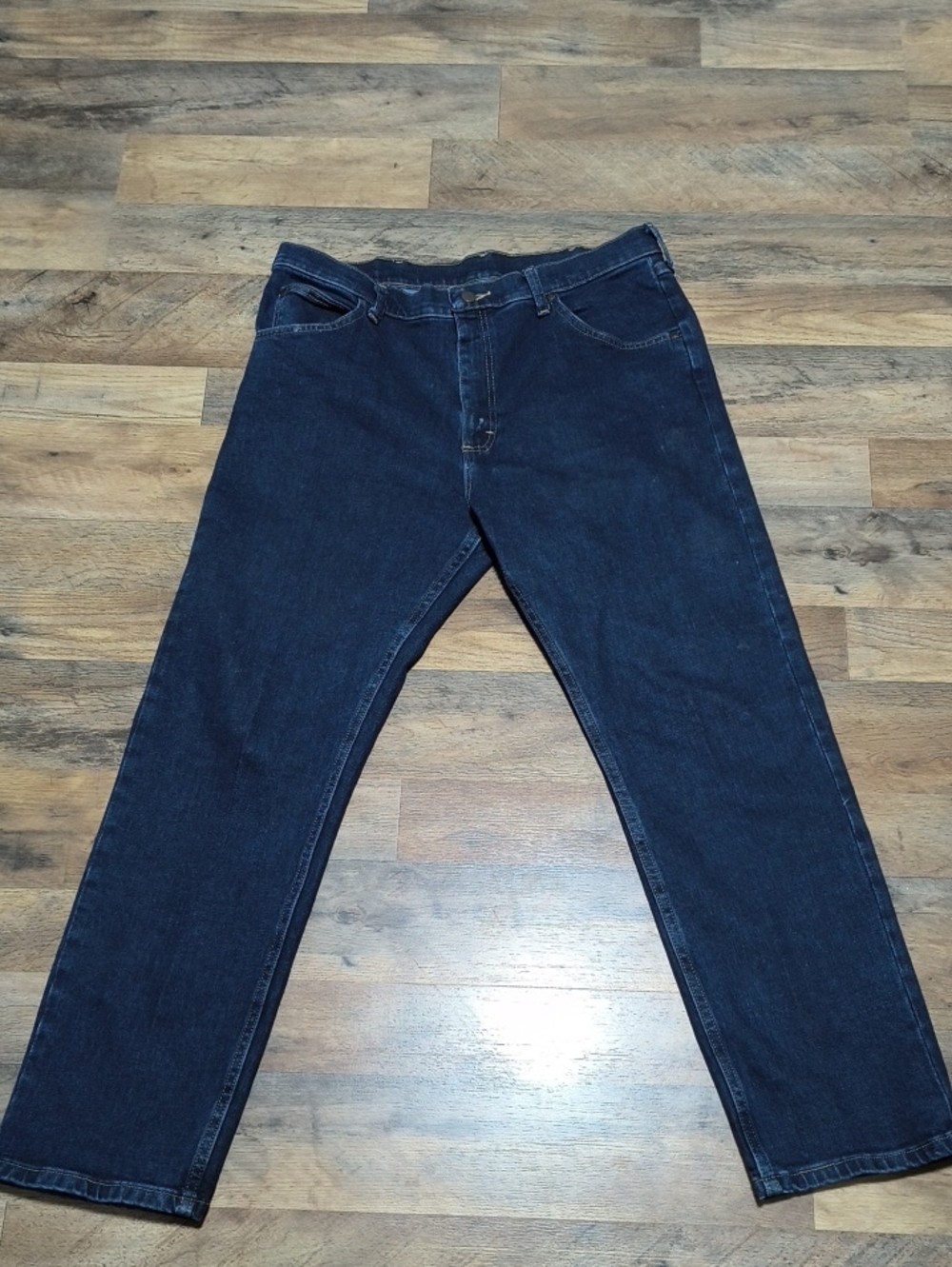 Wrangler Men's Navy Relaxed Straight Jeans